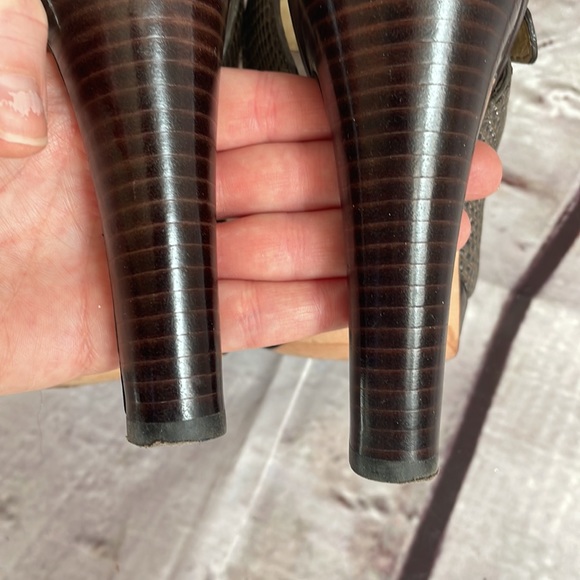 Coach buckle leather heels in size 7.5 - Picture 16 of 16